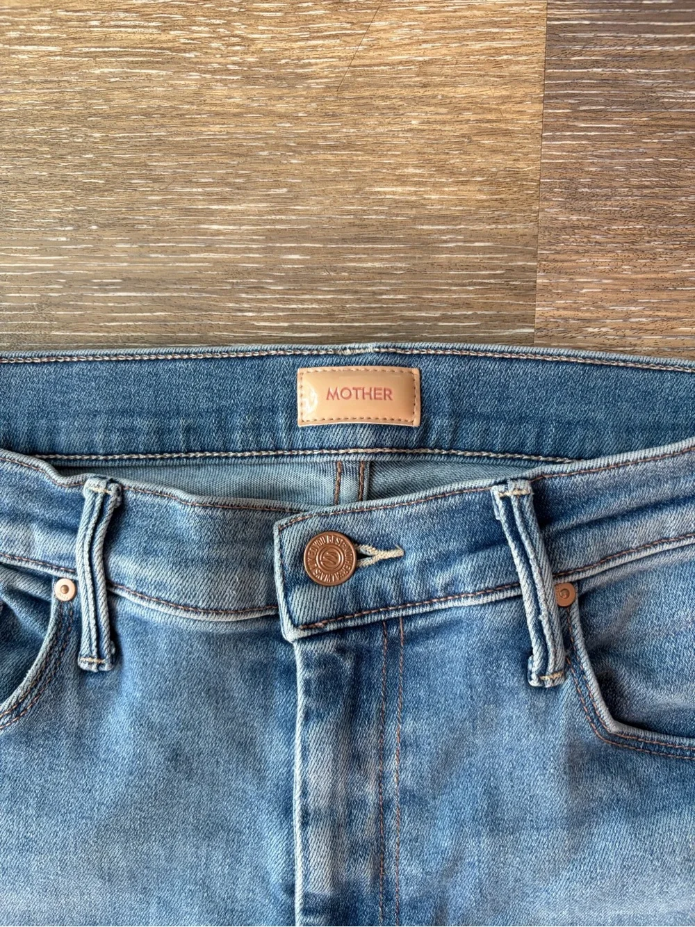 Mother The Lil Weekender Fray jeans size 31 A Groovy Kind of Love wash